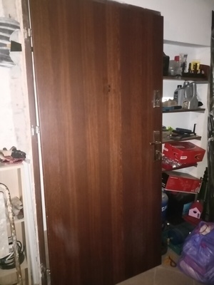 Elbląg Sprzedam drzwi 90 lewe wejściowe antywłamaniowe. Drzwi kompletne z ościeżnica kpl zamków oraz kluczy. drzwi