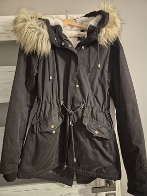 Elbląg Wyprzedaż za symboliczną kwotę!
Pakiet ubrań damskich w rozmiarze 38 plus trzy pary butów rozm.39
Kurtka zimowa