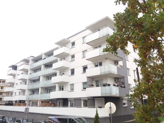 Elbląg 2 pokojowe mieszkanie z balkonem położone na II piętrze czteropiętrowego nowoczesnego budynku z windą.