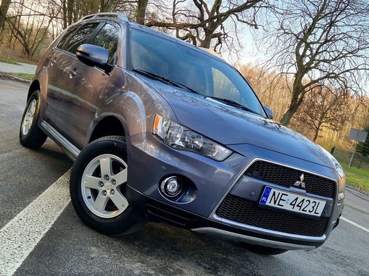 Elbląg Mitsubishi Outlander 2.0Benzyna 140km AUTOMAT-Elektryczne Szyby Abs Radio Halogeny Klimatyzacja  -Półskóry