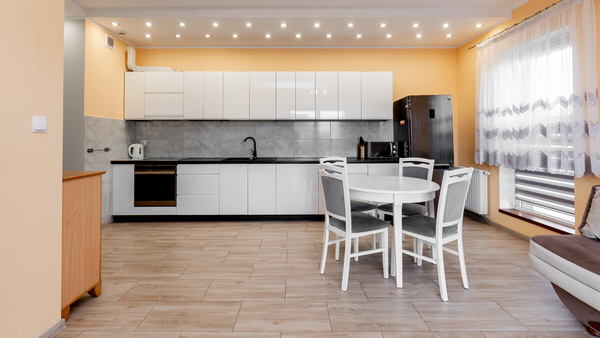 Elbląg &nbsp; TO MY SPRZEDAJEMYNIERUCHOMOŚCI W TYM MIEŚCIEBIURO NIERUCHOMOŚCIAMERICAN HOMEWYNAJMĘ - 2 POKOJE - REGAL