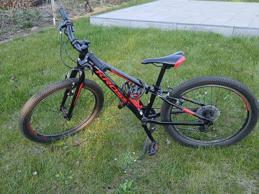Elbląg Sprzedam Rower Kross Level JR Junior 2.0 24 rama 12 czarno-czerwony połysk  cross. Rower zakupiony w 2024 roku.