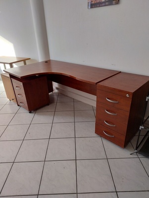 Elbląg Sprzedam meble biurowe, cena do uzgodnienia.