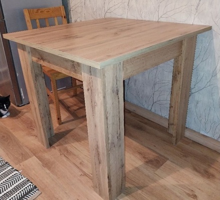 Elbląg sprzedam stół kolor wotan do niego dwa blaty kwadrat i okrągły stół duzy blat 85cm na 85 cm wysokosć 77cm