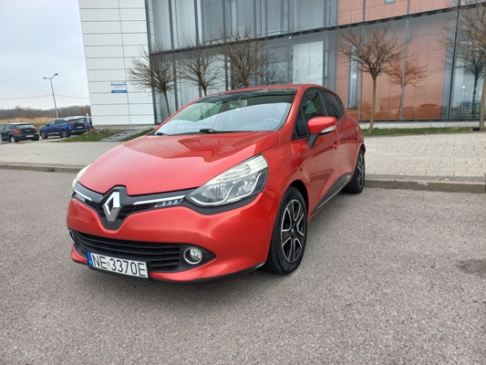 Elbląg Sprzedam Renault Clio sedan, czerwony, benzyna, 900 cm3,90 KM, bezwypadkowy, pierwszy właściciel, kupiony w