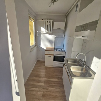 Elbląg DOM NIERUCHOMOŚCIOFERUJEMY NA SPRZEDAŻMIESZKANIE 1&nbsp; POKOJOWEPow. &nbsp; 27&nbsp; m2Bezpośrednio Przy Parku