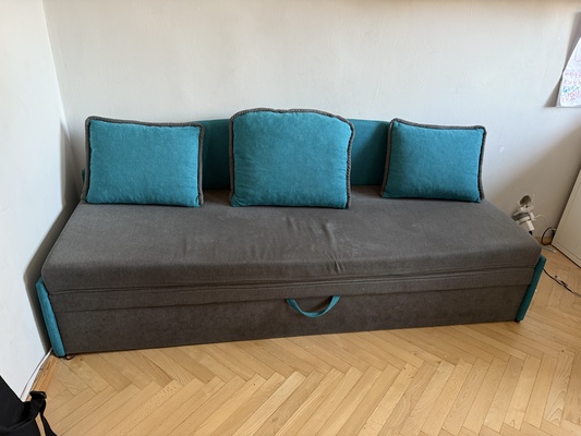 Elbląg Oddam kanapę z funkcją spania za ptasie mleczko Wedel. Łóżko sprawne do odświeżenia, szczególnie powierzchnia