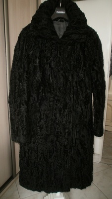 Elbląg Dzień dobry:
Mam do oddania w zamian za dwie czekolady gorzkie Meltie 85% czarne futro z karakuł, Jest ogólnym