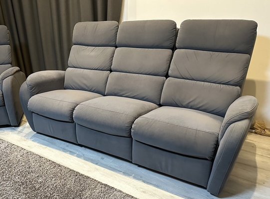 Elbląg Nowoczesna, komfortowa sofa trzyosobowa. Idealna do salonu lub pokoju dziennego. 
Stan bardzo dobry. 
sofa