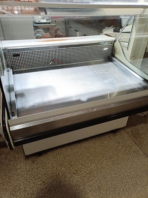 Elbląg Sprzedam krajalnicę sprawna działająca średnica ostrza 250mm  firmy Royal catering cena 800zł, Skrzynki używane