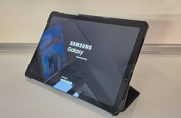 Elbląg Witam, sprzedam na gwarancji (zakup styczeń 2025) Tablet Samsunga Galaxy A9+ 11 z Wi-fi - 64 GB. Tablet z pełną