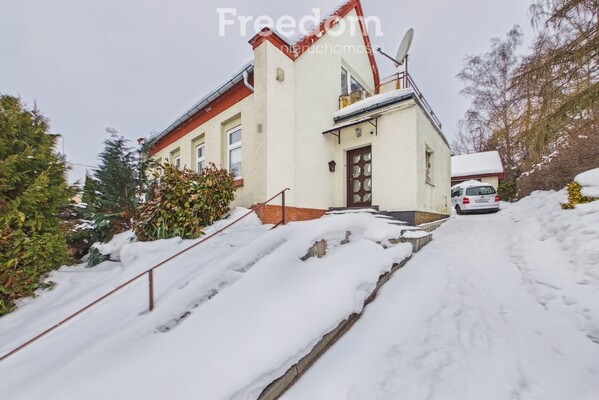 Elbląg FREEDOM NIERUCHOMOŚCISprzedam dom - Sztum.&nbsp;Na sprzedaż bliźniak w ścisłym centrum Sztum, położony w