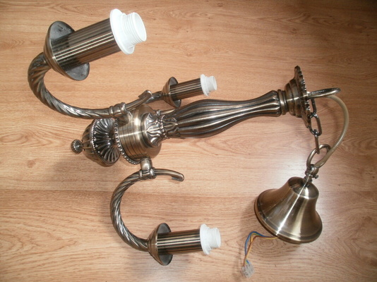 Elbląg Dzień dobry:)
Mam do odsprzedania
Lampę/żyrandol Italux z satynowanego metalu w idealnym stanie, kolor starego