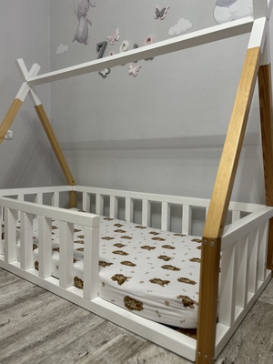 Elbląg Łóżko dziecięce tipi / domek 80×160 – sosnowe
Sprzedam solidne łóżko dziecięce typu tipi / domek, wykonane na