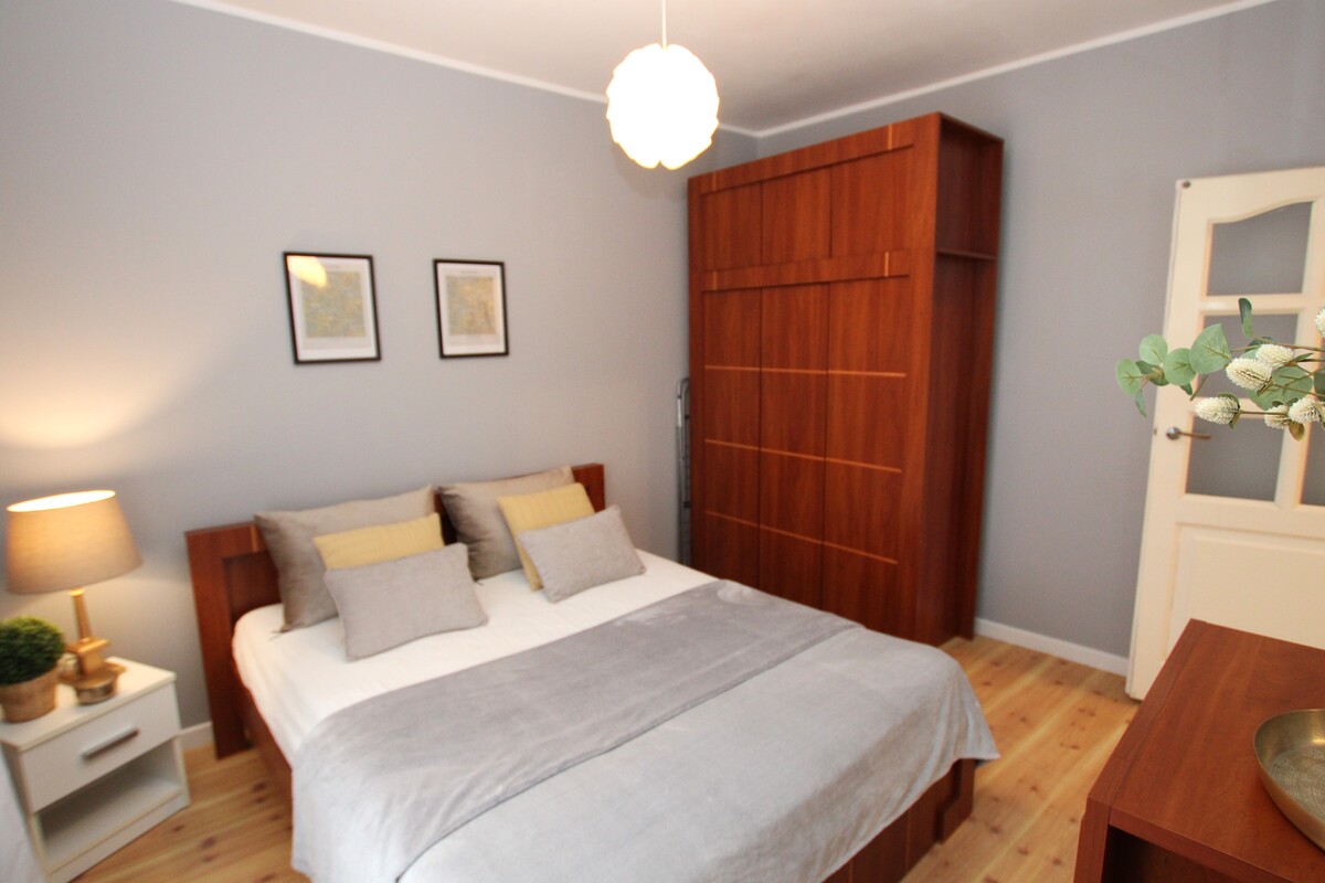 Elbląg NIERUCHOMOŚCI ANNA KRASZEWSKA Mieszkanie 3-pokojowe na Starym Mieście ul. Stary Rynek