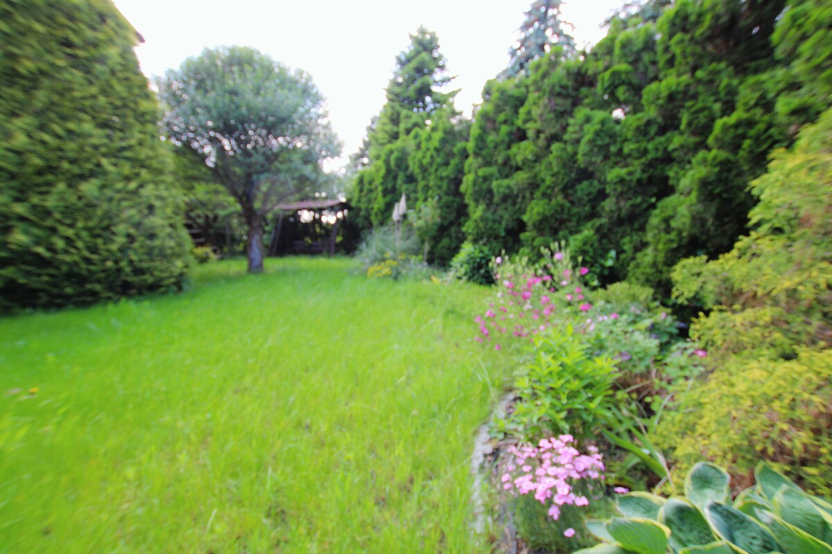 Elbląg NIERUCHOMOŚCI ANNA KRASZEWSKA Inwestycja w komfort i jakość: solidny wolnostojący dom z dużym garażem