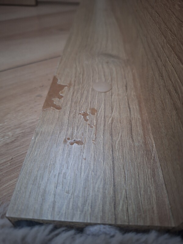 Elbląg Uzywany Stol do salonu, rozkładany 140-180 cm. widoczne na zdjęciach widoczne drobne poprawki. .. blat w stanie