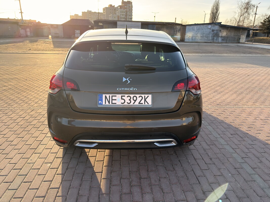 Elbląg Witam, Na sprzedaż mam samochód Citroen DS4 z 2011r. (data pierwszej rejestracji 2012), SoChic w wersji