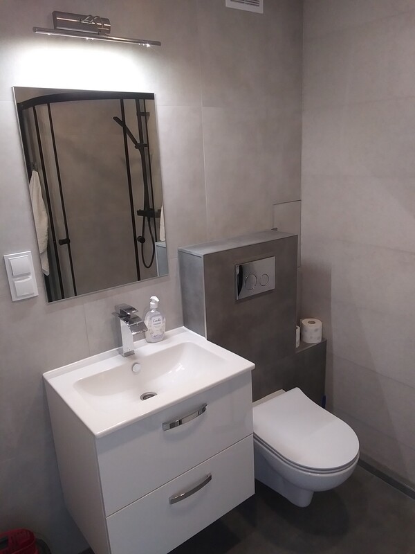 Elbląg Kawalerka 30m2 + piwnica 3,5m2 + Balkon z widokiem na parkos. Zawada, ul. WiejskaParter, wszystkie media z