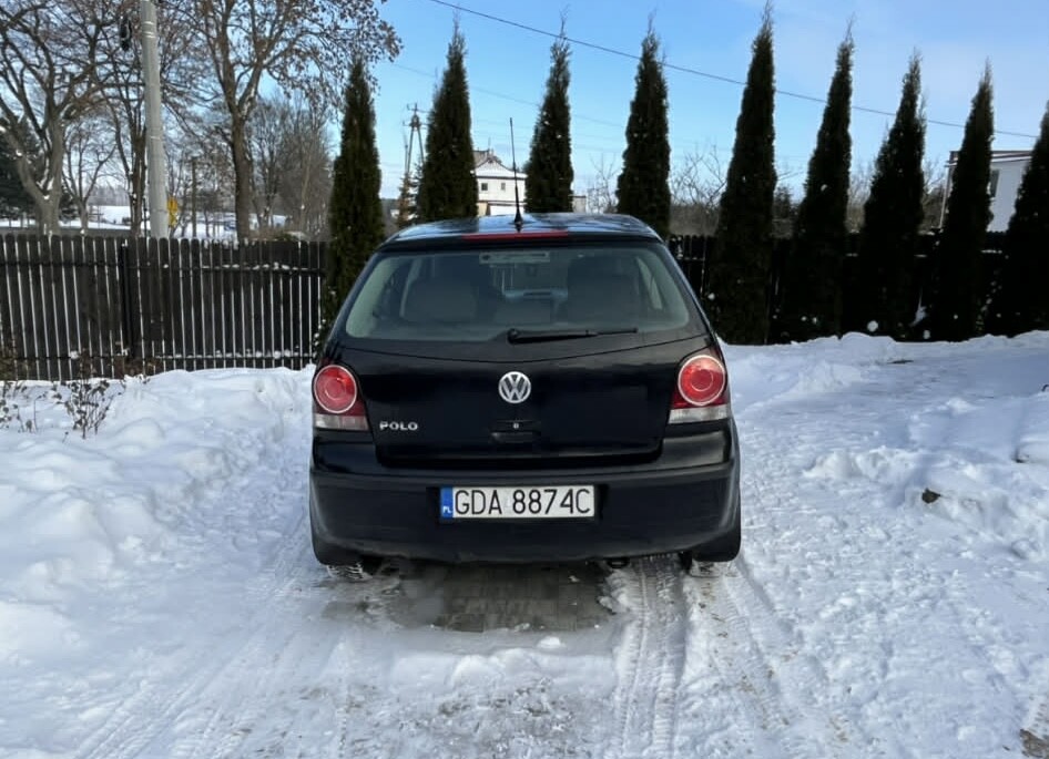 Elbląg Sprzedam volkswagen polo, stan wzorowy, kolor czarny. Nowe opony zimowe z listopada 2025.Nowy akumulator, nowy