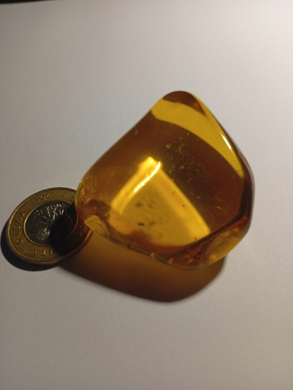 Elbląg sprzedam piękną bryłkę bursztynu bałtyckiego 18gram wyszlifowaną