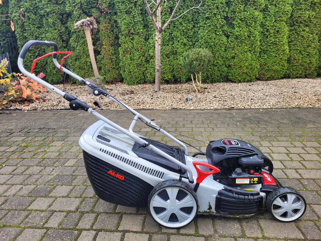 Elbląg Używana duża kosiarka spalinowa firmy AL-KO serii 500 model 470B napędzana niezawodnym silnikiem Briggs &