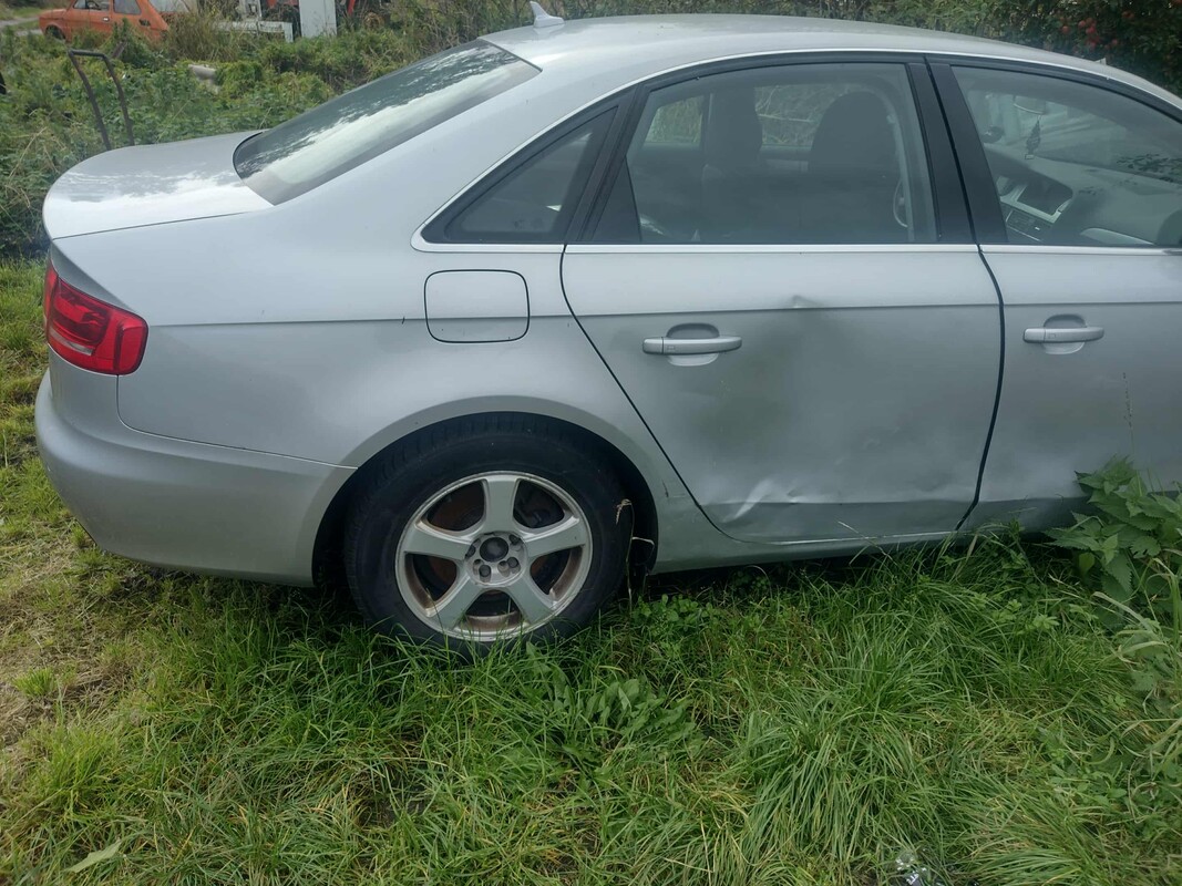Elbląg Audi A4 B8 z niezawodnym silnikiem 1.8 TFSI. Auto w trakcie remontu silnika – większość prac została już