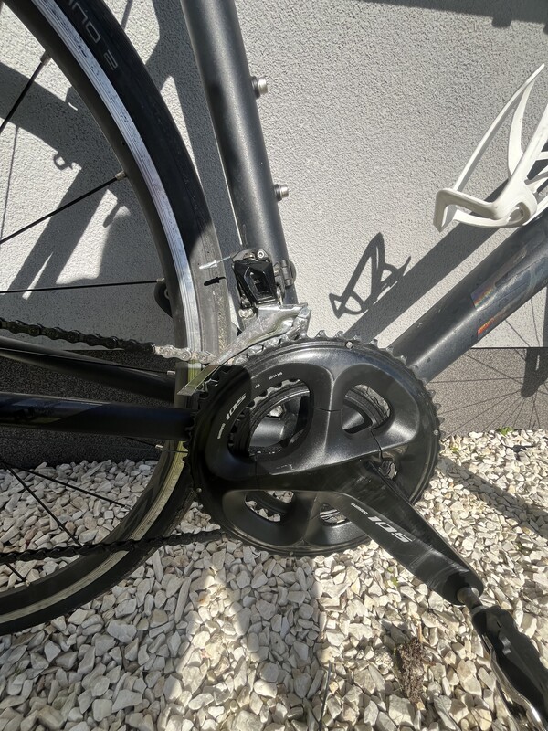 Elbląg Sprzedam rower szosowy kupiony w tym sezonie. Przebieg na dziś to około 1300 km. Sprzedaję z powodu braku czasu