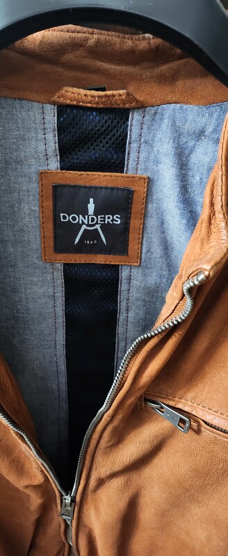 Elbląg Sprzedaam sweterek czerwony meski, roz. L- 27 zl Kurtka ruda skórka, roz L, bardzo mali używana(cena nowej