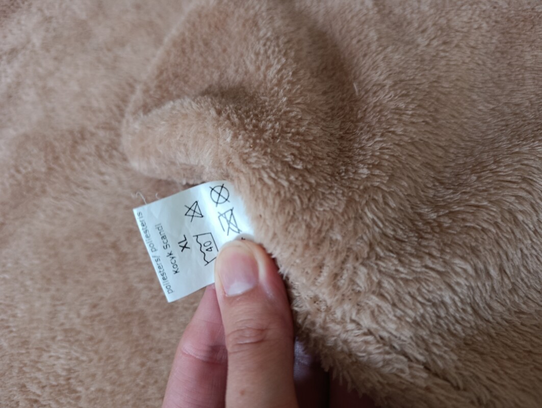 Elbląg Sprzedam kocyk dla psa Amiplay rozmiar XL. Stan bardzo dobry. Wymiary ok 150/90.Kontakt sms