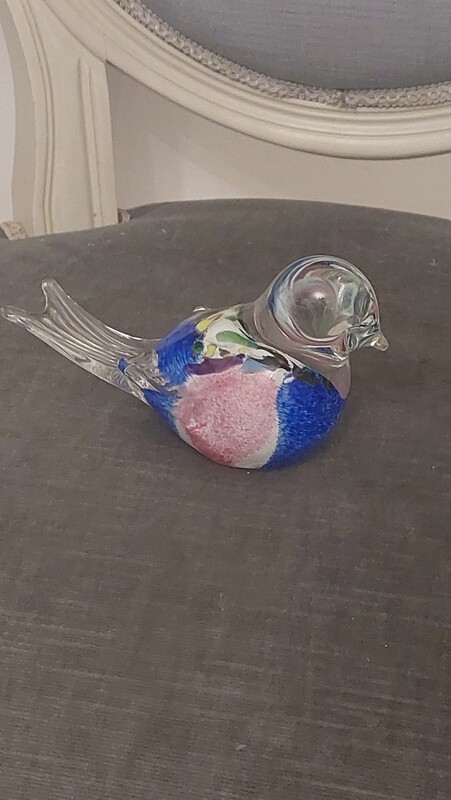 Elbląg Ptaszek z kolorowego szkla w stanie idealnym.