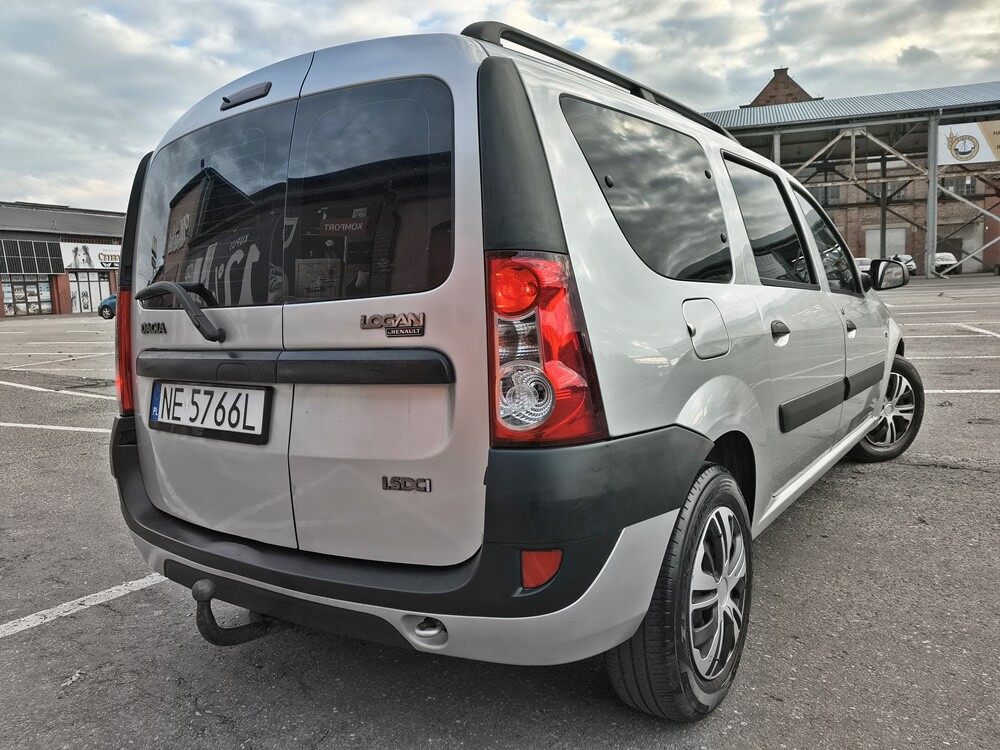 Elbląg Dacia Logan MCVSilnik : 1.5 dCi 86PSWersja : 7 osobowa