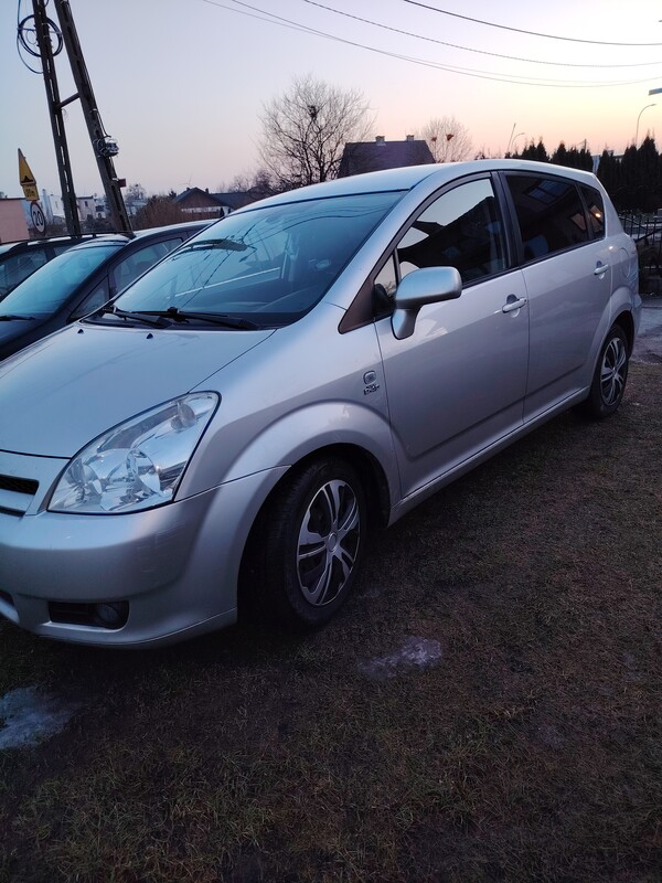 Elbląg Na sprzedaz Toyota Corolla Verso 7 osobowa z niezawodnym silnikiem 2.0 D4D diesel.
Auto przestronne, wygodne i