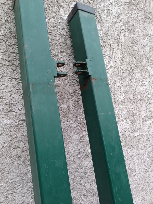 Elbląg Dwa słupki ogrodzeniowe do zawieszenia bramy ogrodzeniowej z rury kwadratowej 8/8 cm grubość ścianki 4 mm