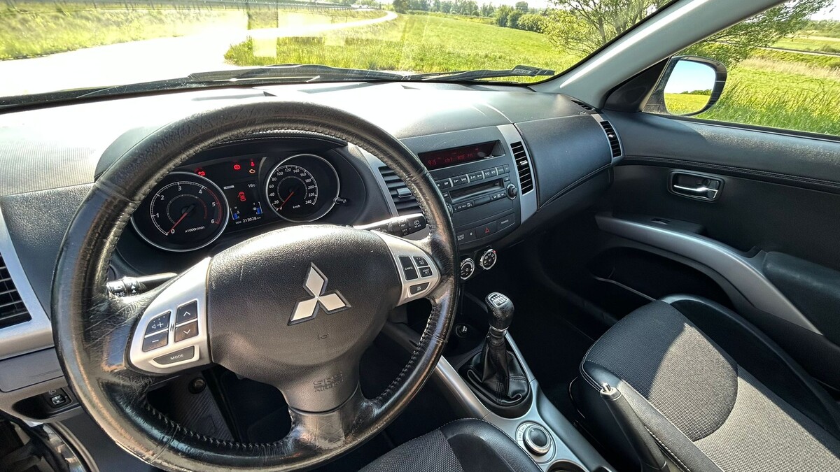 Elbląg Mitsubishi Outlander z silnikiem diesla o pojemności 2268 (4n14) konstrukcji Japońskiej 177KM, czarny, jestem