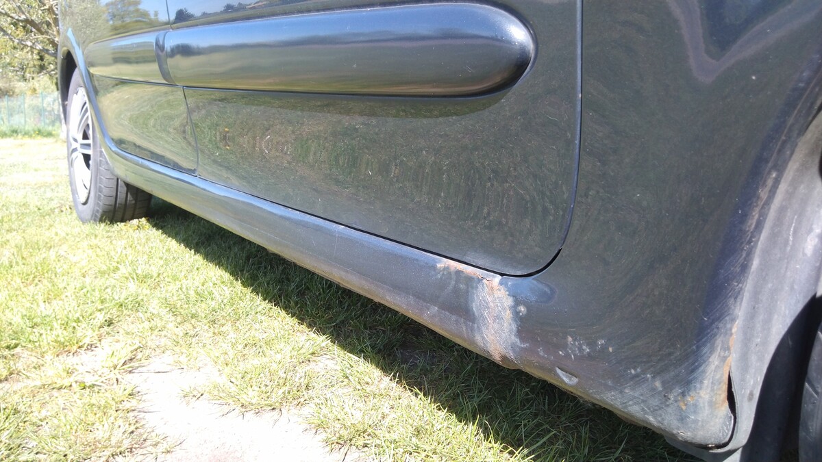 Elbląg Citroen w pełni sprawny, bardzo dobrze wyposażony jak na tamte czasy.. Auto nie jest nowe i ma wady estetyczne