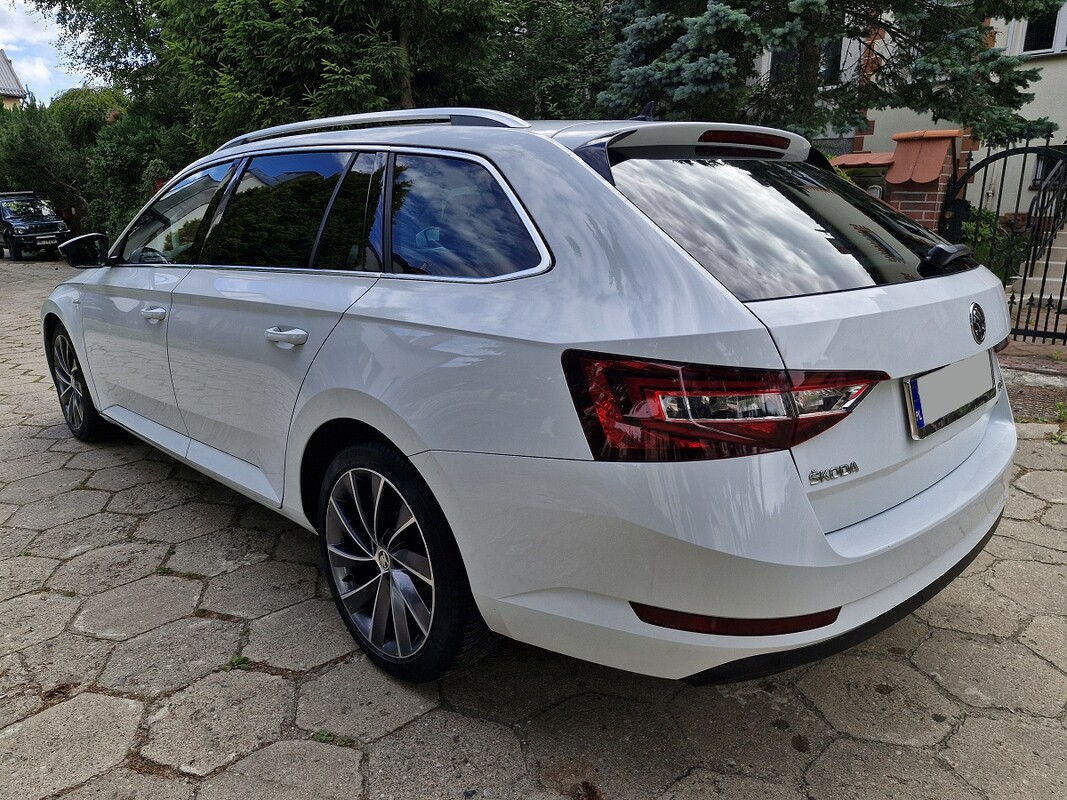 Elbląg Skoda Superb2.0 TDI ( 190 km )Model 2017Automatyczna Skrzynia BiegówPanoramiczny dachNapęd 4 x 4Wersja Laurin