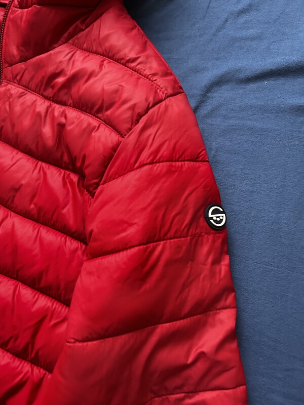 Elbląg Sprzedam kurtki:
Kurtka Lincoln & Sharks - Rozmiar: 164 - cena 20zł
Kurtka Czerwona Coolclub - Rozmiar: 176