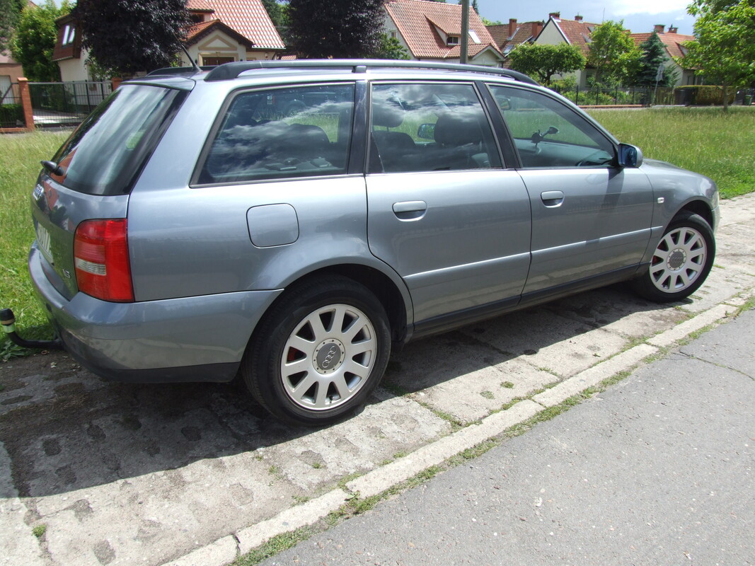 Elbląg 🚗 AUDI A4 B5 KOMBI – 1.6 BENZYNA, 102 KM, 2001 r. Idealny samochód rodzinny w świetnej cenie!