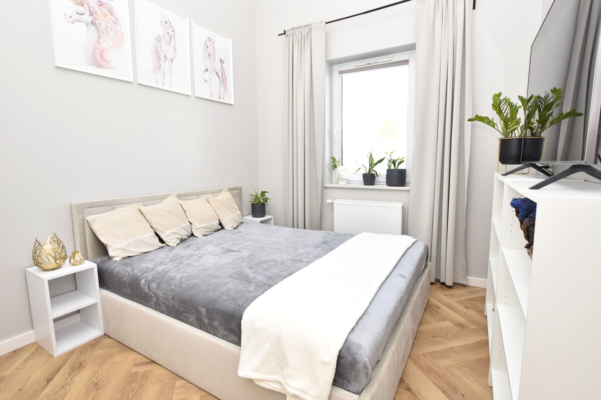 Elbląg :: Biuro nieruchomości ARKADIA ::Mieszkanie o wysokim standardzie ul. Częstochowska (Korona II)Piętro: