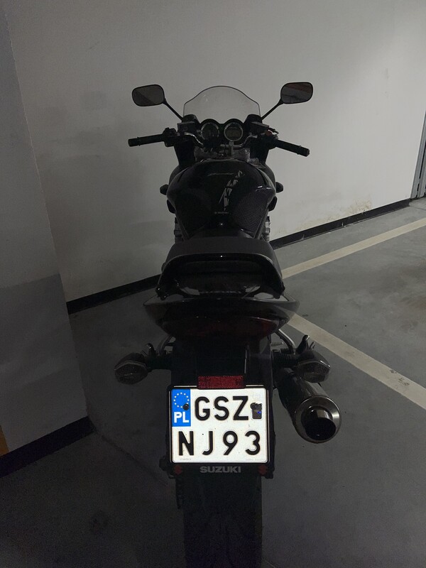 Elbląg Duży serwis dwa sezony temu. 3 właścicielw kraju. kupiony w polskim salonie.
Do motocykla dorzucam kufer i