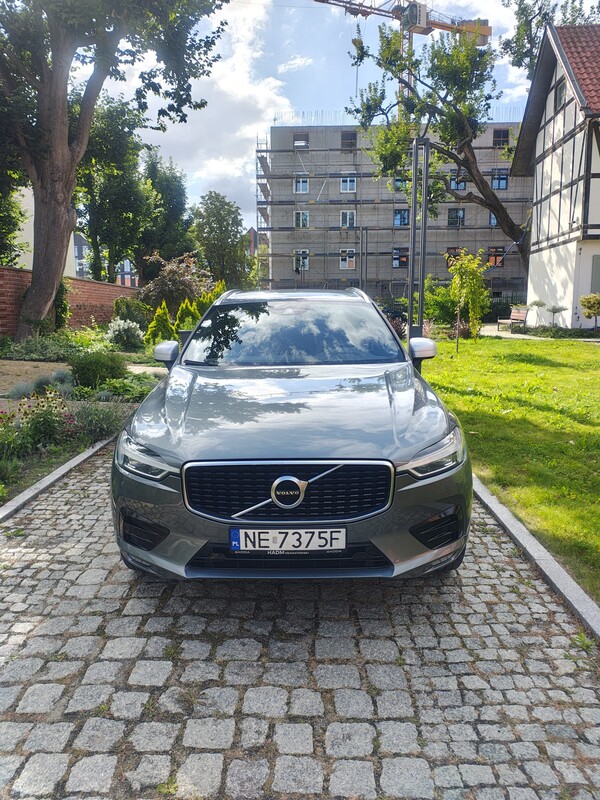 Elbląg Sprzedam Volvo XC60 II generacji z 2018 roku w wersji R-Design. Kolor szarym metalik. Wersja R-Design z