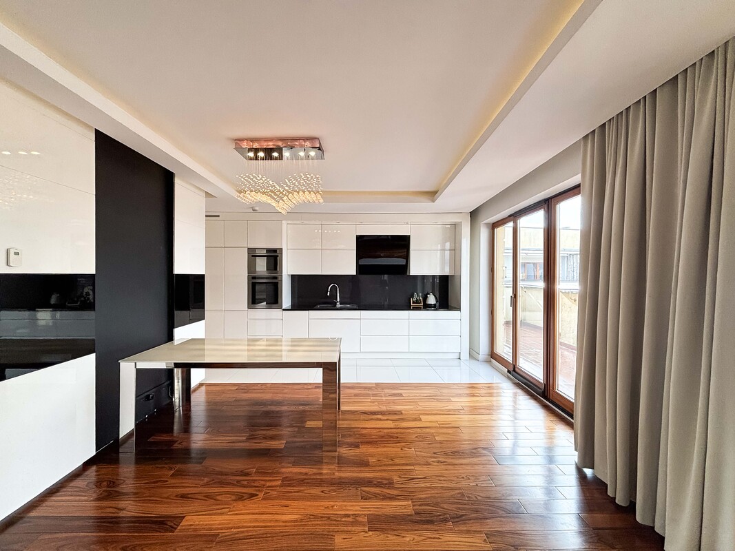 Elbląg DE FACTO NIERUCHOMOŚCITWÓJ ZAUFANY PARTNER! NOWOŚĆ! APARTAMENT NA UL.1-GO MAJA W ELBLĄGU 116,50M2 - SALON Z