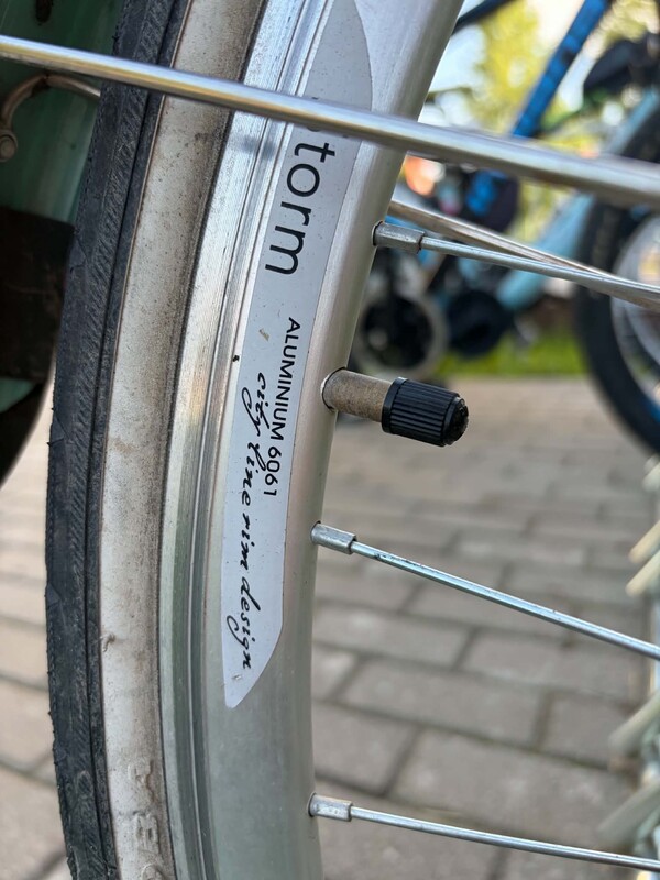 Elbląg Sprzedam używany rower firmy Storm, 28 aluminiowa rama i felgi, amortyzowany przód. Serwisowany miesiąc temu.