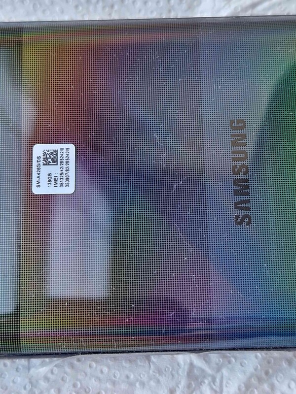 Elbląg Smartfon Samsung Galaxy A42_5G w stanie idealnym W komplecie jest oryginalna ładowarka SAMSUNGA z kabelkiem USB