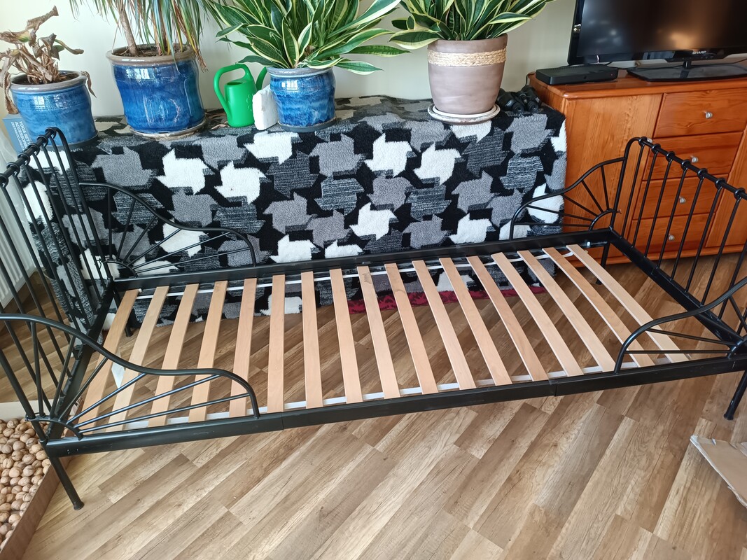 Elbląg Łóżko skręcane czarne z regulacją do 2m długości i szerokie 80 cm czarne razem za stelażem zdjęcia na komórkę i