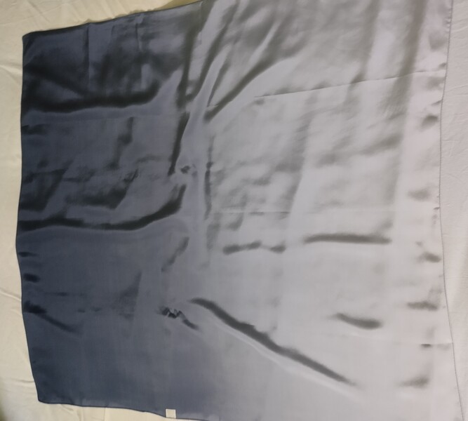 Elbląg Sprzedam chustki/apaszki z jedwabiu ręcznie malowane. Rozmiar 90x86 cm. Cena za sztukę 80 zł. do negocjacji.