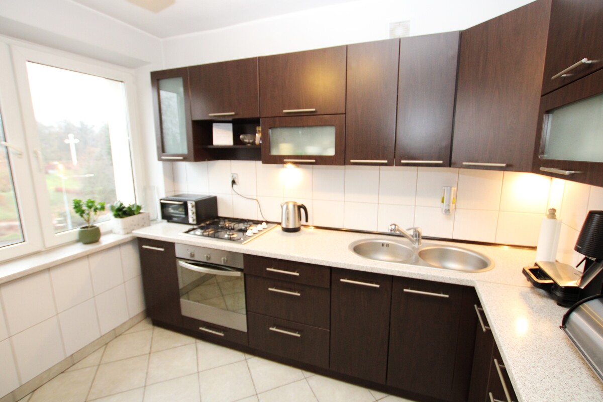 Elbląg NIERUCHOMOŚCI ANNA KRASZEWSKA Mieszkanie 3-pokojowe z zasobów SM Sielanka z przynależnym