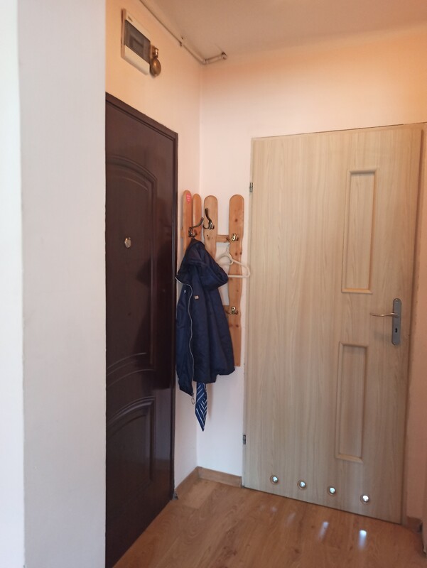 Elbląg 🏡 Wynajmę kawalerkę 28m² na 2.piętrze, w pobliżu basenu – ul. Królewiecka! 🌟1 pokój