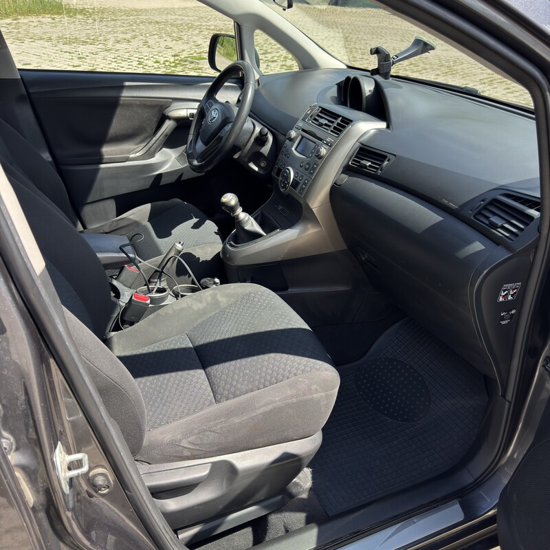 Elbląg Toyota Verso 2009